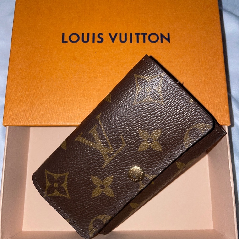 Brown monogram Louis Vuitton key holder